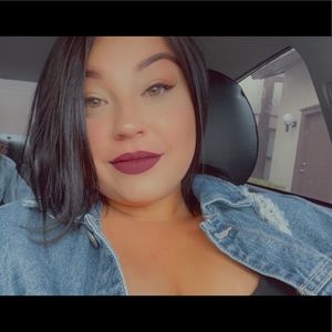 Meet your Posher, Alexis